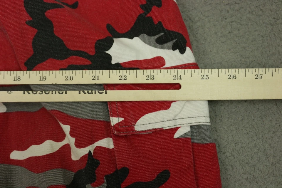 Regal Wear Cargo Shorts Mens Size 42 Camouflage Red Y2K - Image 4 of 4