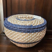 Hudson 43 BOHO Round 12”x8” Rattan Wicker Handwoven Basket Storage With Lid 2017