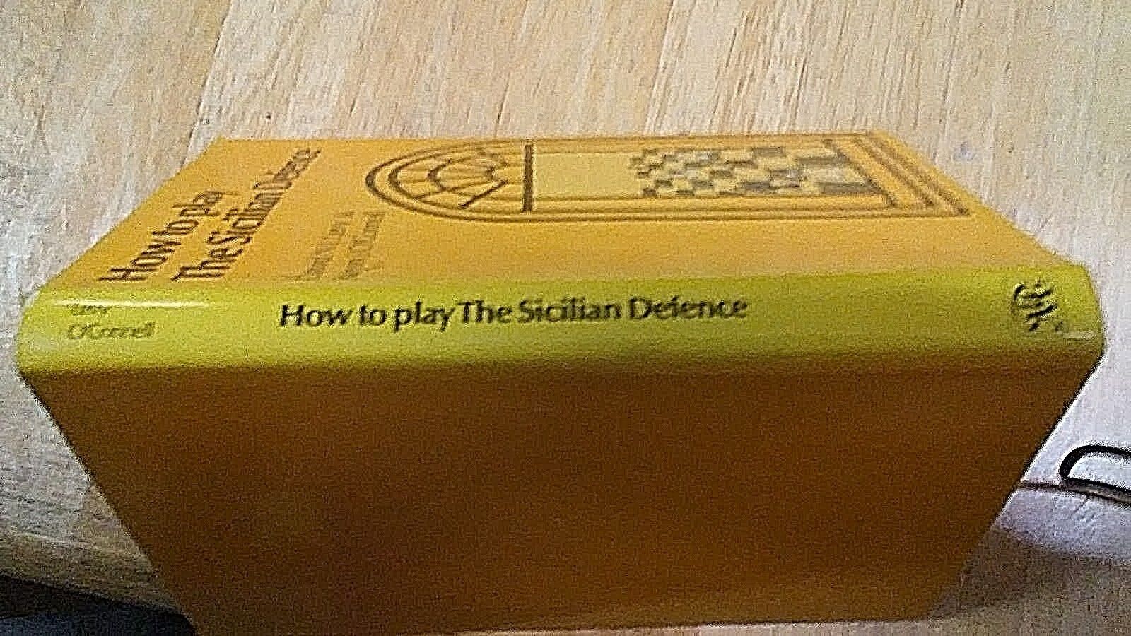 How To Play The Sicilian Defence - David N. L. Levy; Kevin J. O