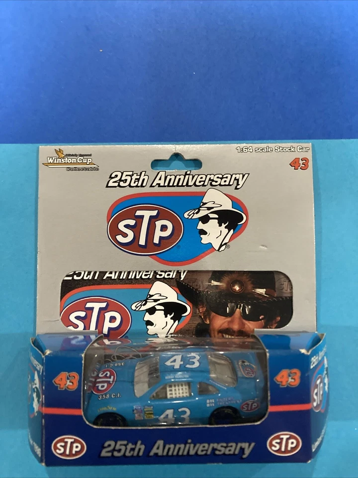 Vintage 1996 Winston Cup Collections #43, Richard Petty, 25th Ann. 1:64, novo na embalagem - Imagem 3 de 4