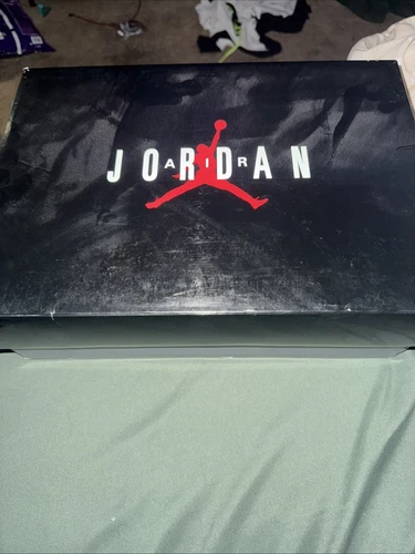 Nike Air Jordan 11 Retro Low 72-10 Sneakers