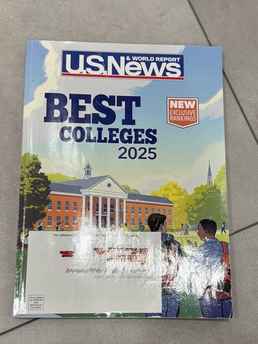 Lot Of 2 Magazines US News Best Colleges 2025 & UofA Future Wildcat Guide - Picture 3 of 13