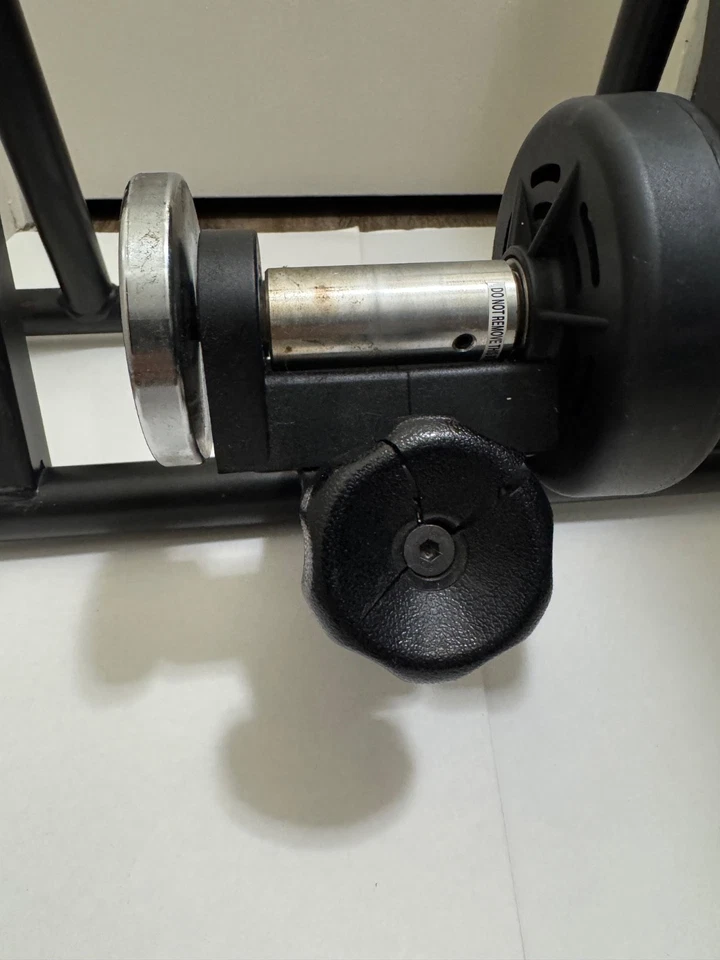 Bell Motivator 折叠室内磁性阻力自行车训练器 - 二手 — 第 3/4 张图片