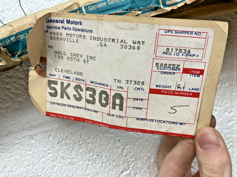 Juego de molduras de pozo de rueda trasera OEM GM RH/LH 25517906/225517905 GMC Sierra 1500 (SR54) Foto 3 de 4