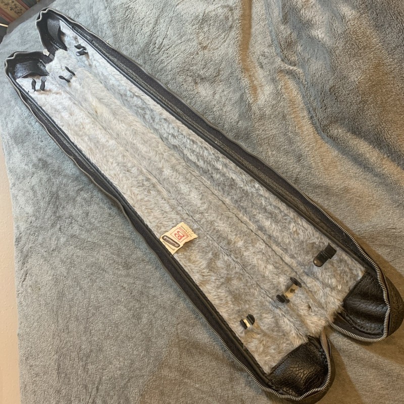 Brunswick pool cue case Original Brown With Gold trim And gray Soft Fur Lining.
