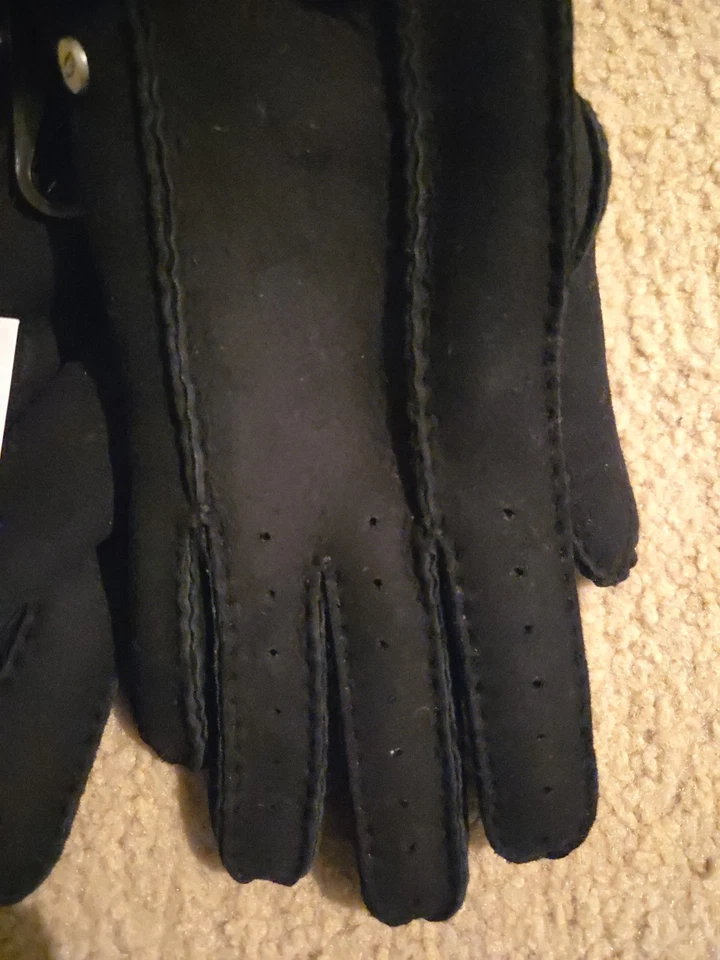 Guantes perforados para mujer Ugg medianos negros nuevos con etiquetas  Foto 2 de 4