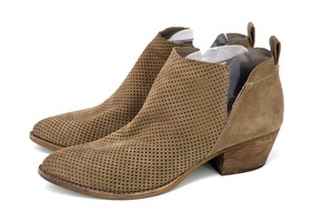 Dolce-Vita-Sonya-Boots-Sz-9-Perforated-Split-Shaft-Ankle-Bootie-Sand-Nubuck-140