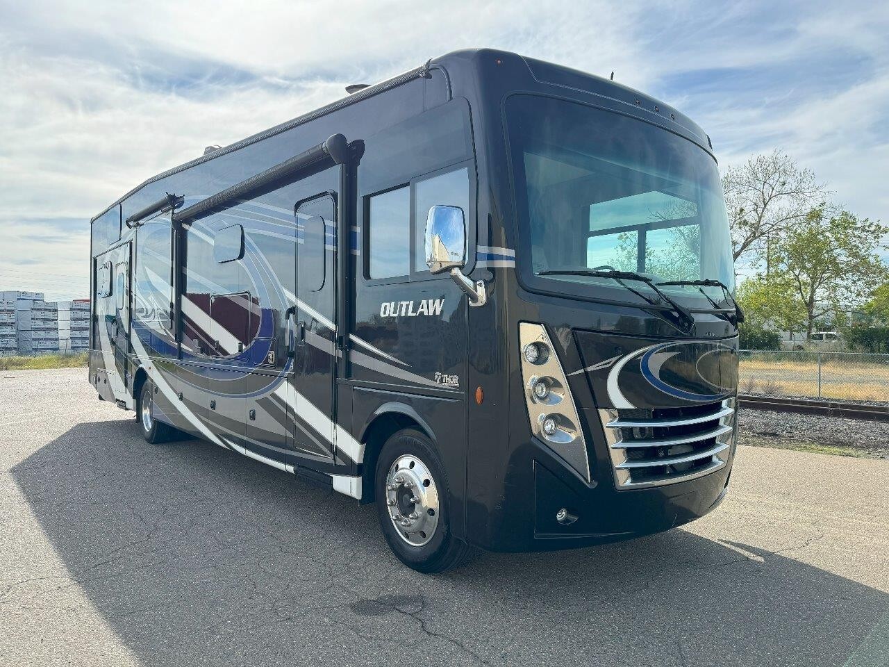 2019 THOR OUTLAW 37RB CLASS A MOTORHOME "PROJECT"