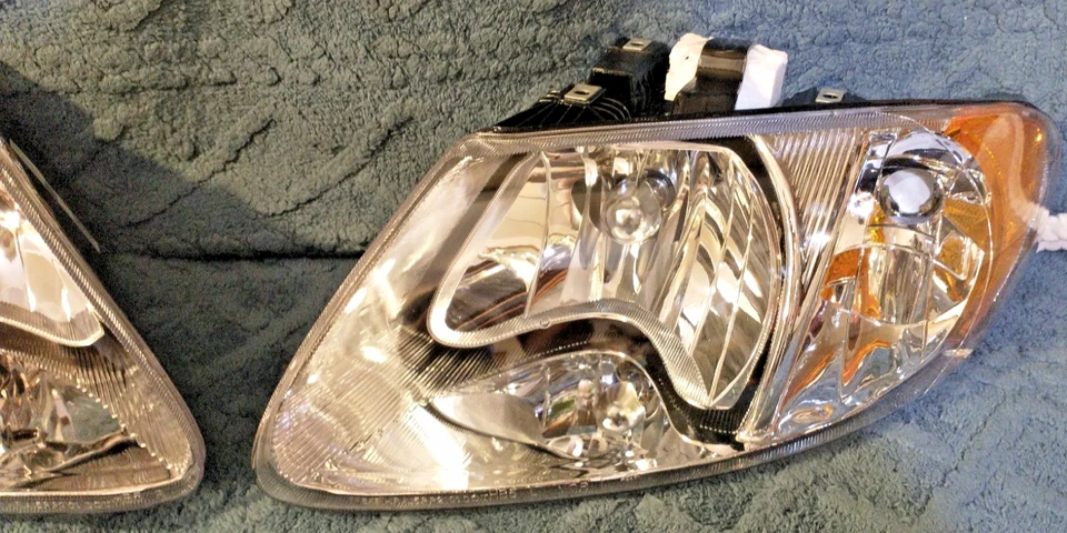 NOVO Chrysler Dodge Caravan Town Country Voyager Farol R L Par 2001-2007 + - Imagem 3 de 4