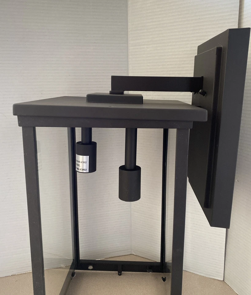 Arandela externa artesanal Z9734 bronze Riviera III 21" 3 luzes faltando 2 vidro - Imagem 4 de 4