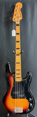 Squier Classic Vibe 70's Precision Bass 4-String Bass Guitar 3-Tone Sunburst 394