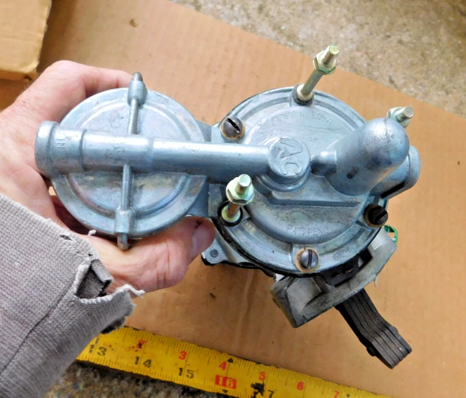 NOVA BOMBA DE COMBUSTÍVEL AC 9559 PARA CARROS CAMPEÕES STUDEBAKER 1949-51 COM EQUIPAMENTO OPCIONAL - Imagem 2 de 4