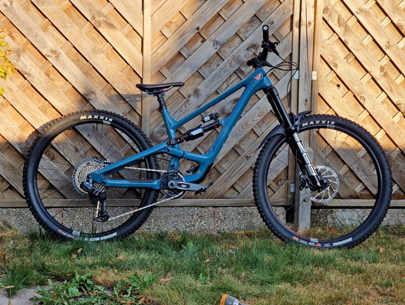 2024 YT Capra Core 4 29er - Enduro Downhill Mountain Bike - Excellent Condition