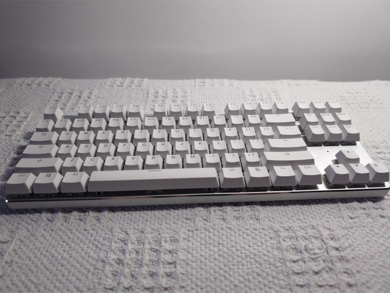 GMMK ten keyless - tkl - mechanical keyboard with brown switches