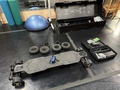 GTR Evolve Carbon Electric Skateboard With Loads Of Extras + New Battery