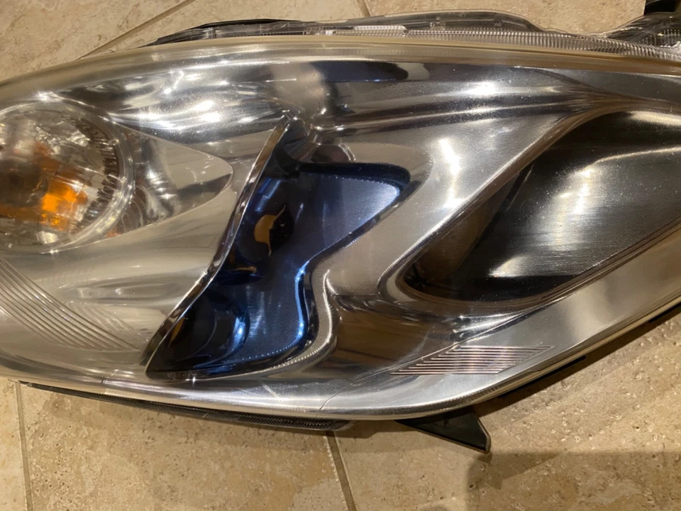 Conjunto de faros LED laterales derecho del pasajero Nissan Leaf 2011-2016 OEM Foto 3 de 4