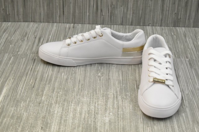 tommy hilfiger lamzey