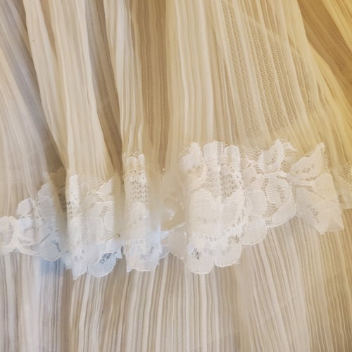 Vintage Victorian Style White Chiffon Lace Pearls Wedding Gown with Veil - Picture 19 of 22