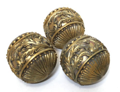 Decorative Spheres Metallic Gold Orbs Resin Balls Set 3 - Picture 4 of 4