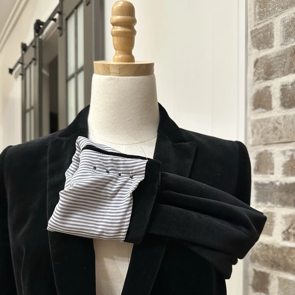 J. Blazer de terciopelo de lujo negro CREW Parke con detalles azul cobalto — 6 Foto 3 de 4