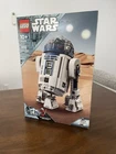 LEGO Star Wars R2-D2 75379 Droid Display Set NEW Sealed Includes Minifigure
