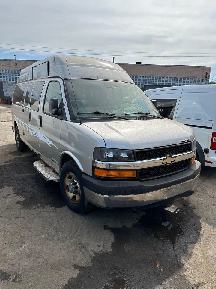 10 11 12 13 14 15 16 CHEVY EXPRESS 3500 Air Conditioning AC Compressor - Image 2 of 4
