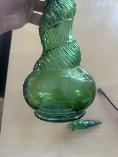 VINTAGE EMPOLI DEPOSE GREEN ART GLASS GENIE CHEMIST SNAKE SKIN BOTTLE DECANTER - Picture 4 of 10