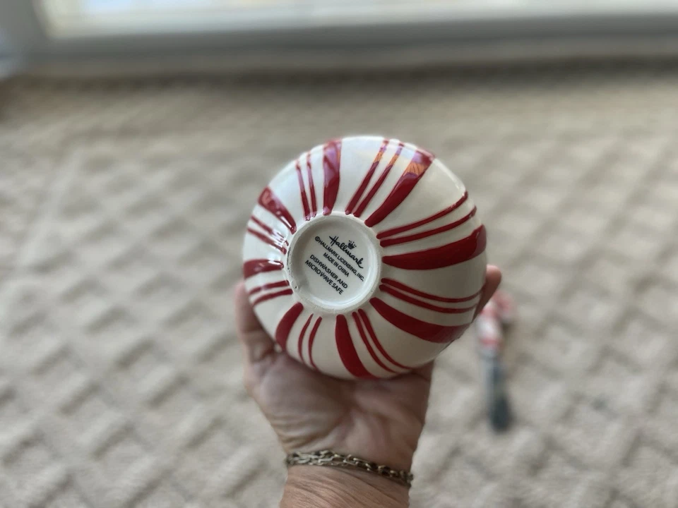 Tigela de imersão de hortelã-pimenta Hallmark com espalhador - Imagem 4 de 4