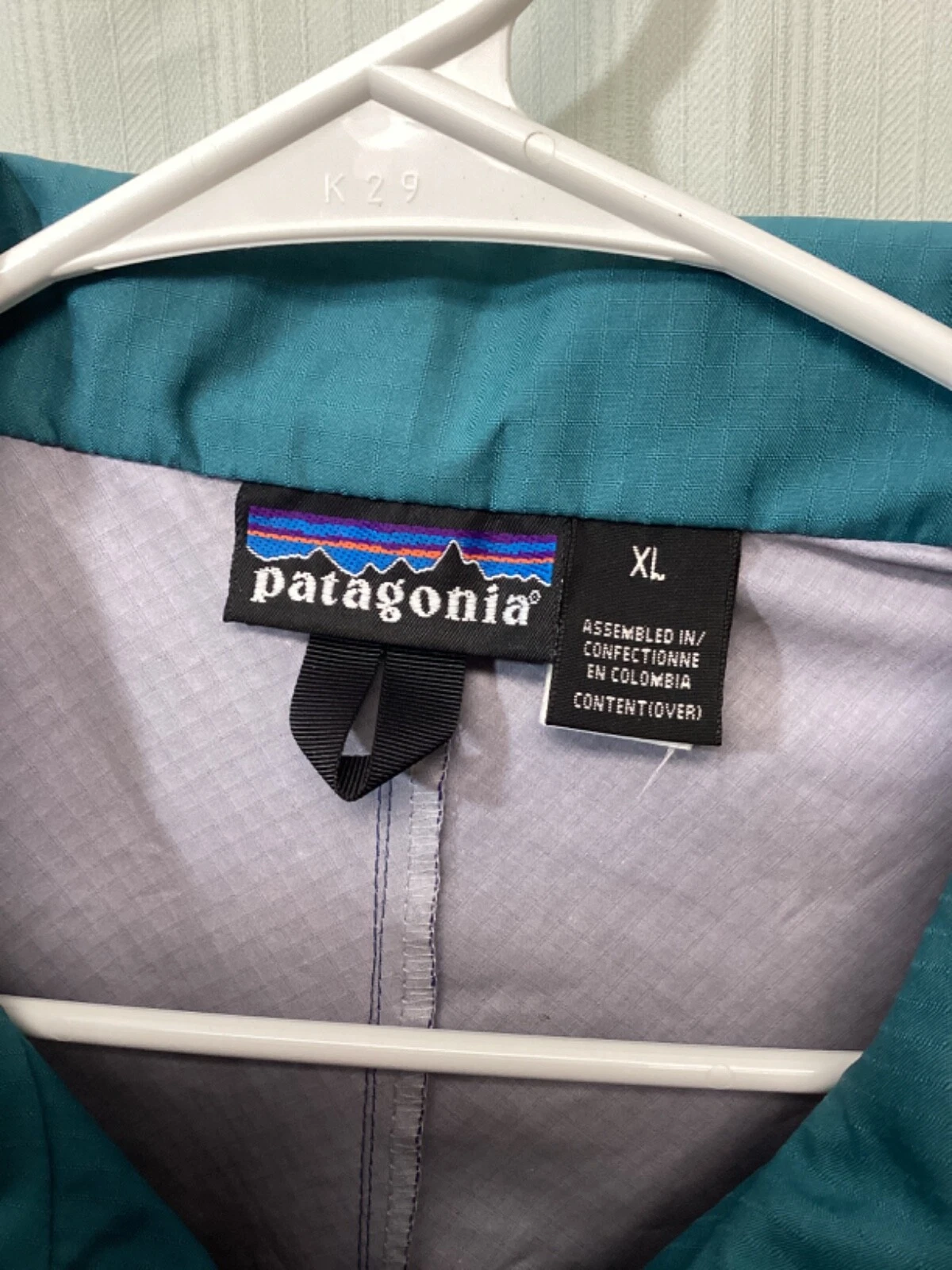 patagonia light weight full zip activewear jacket