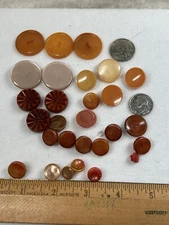Buttons Lot of 28 ORANGE 2 hole 4-hole shank bk variety 1/4" 3/8" 5/8" 3/4" VTG
