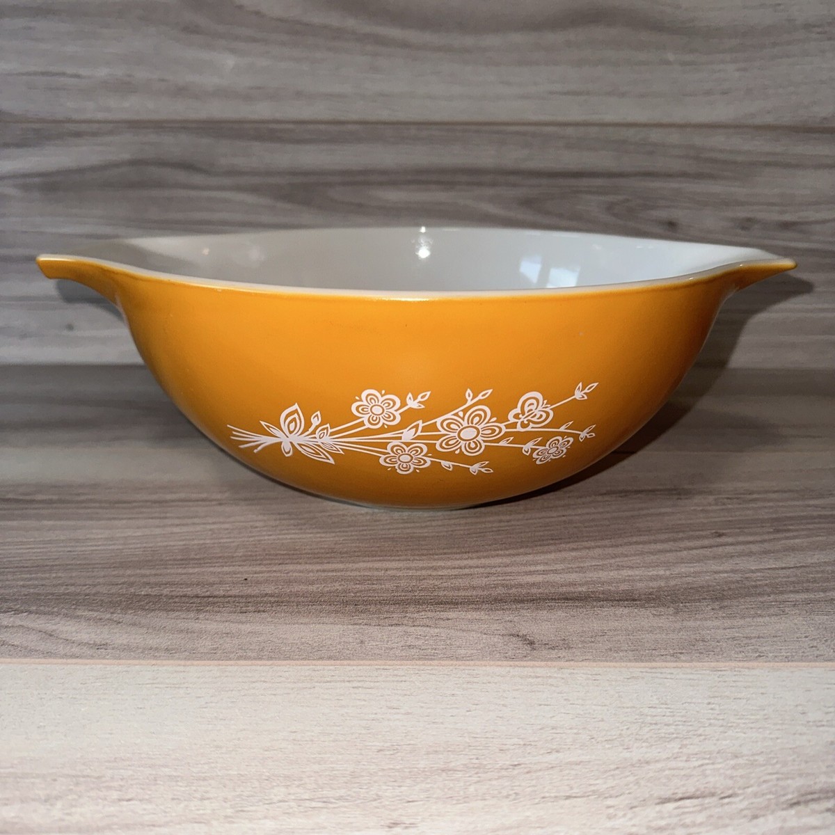 Vintage Pyrex Butterfly Gold Cinderella Mixing Bowl QT #444