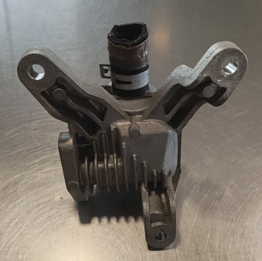 Toyota 2013-23 4 corredores control de válvula de emisión derecha 25701-31013 OEM Foto 4 de 4