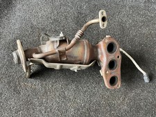 TOYOTA YARIS 2010/11 XP9 P9 1,0 51Kw 69Ps ABGASKRÜMMER KRÜMMER + KAT KATALYSATOR