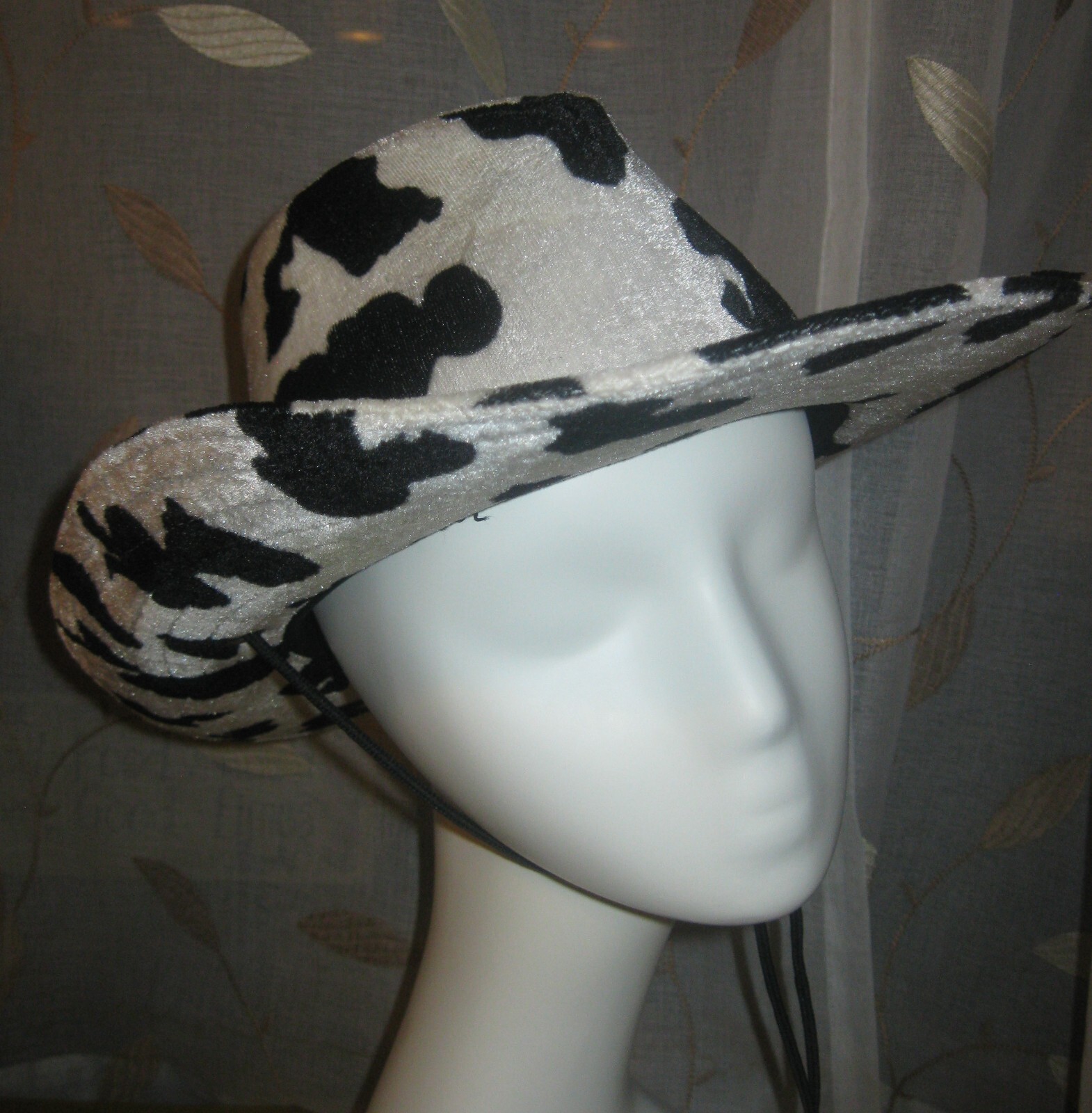 CAPPELLO COWBOY PONY BIANCO E NERO CON CRAVATTE TAGLIA 1 NUOVO SENZA ETICHETTE!