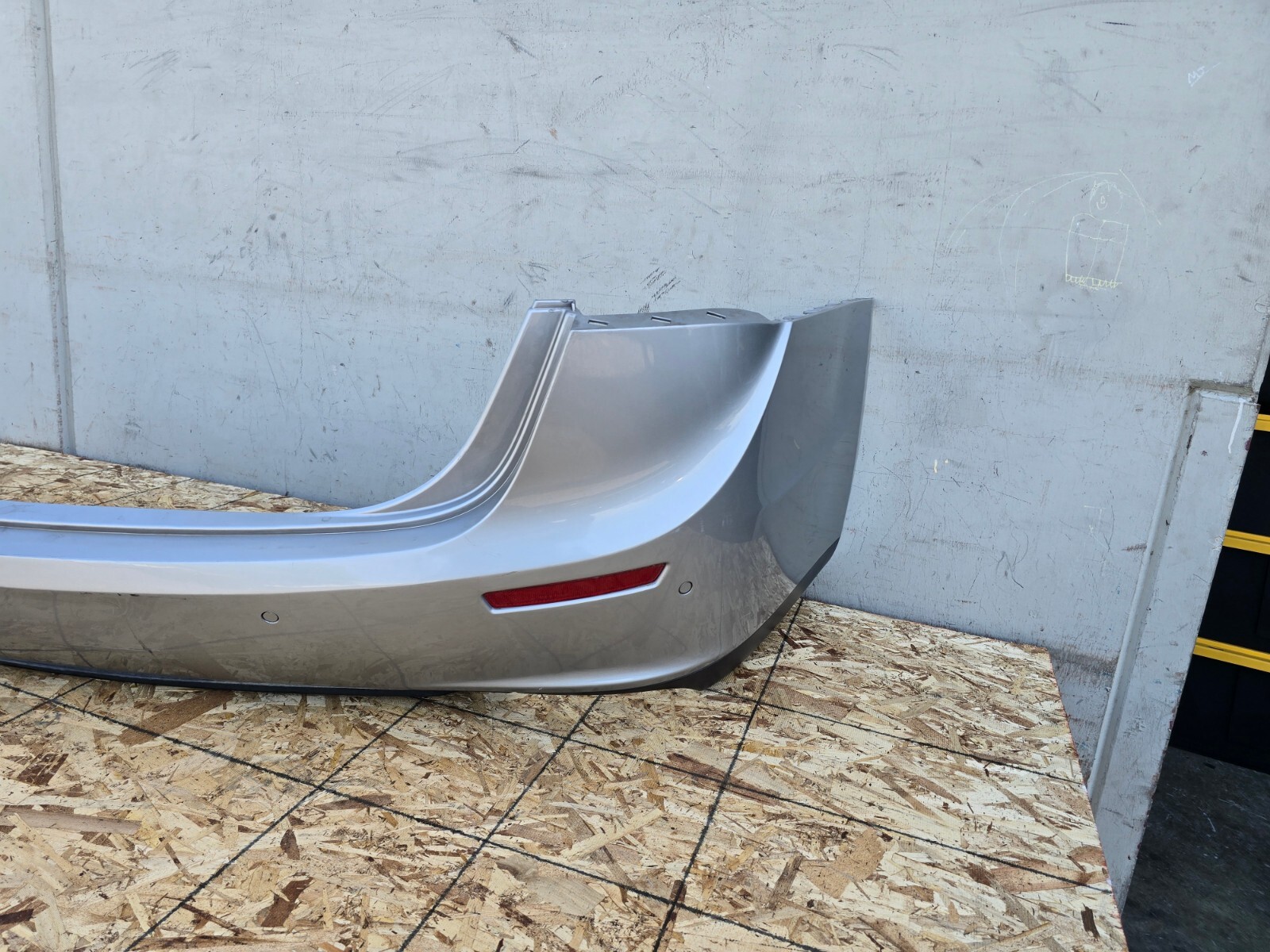 REAR BUMPER COVER ASSEMBLY W/PARK ASSIST OEM 40K 14-19 MASERATI GHIBLI S