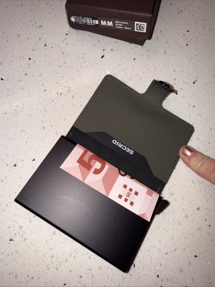 Secrid Slimwallet in Matte GREEN-BLACK - Image 3 of 3