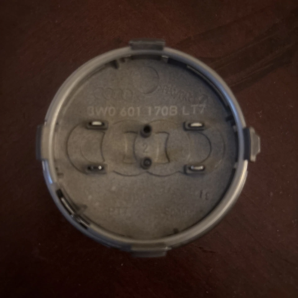Tapa central rueda OEM Audi A3 A4 A5 A6 A7 A8 Q3 S3 61 mm grafito negro 8W0601170 Foto 3 de 3