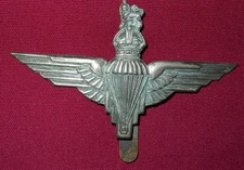 RARE ORIGINAL WW2 BRITISH PARATROOPER PARACHUTE REGIMENT CAP BADGE FAST FREE SHP
