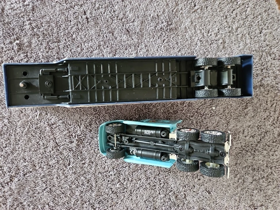 Camión Disney Peterbilt modelo 387 2019 Mickey Pluto Goofy Donald 14" de largo Foto 4 de 4