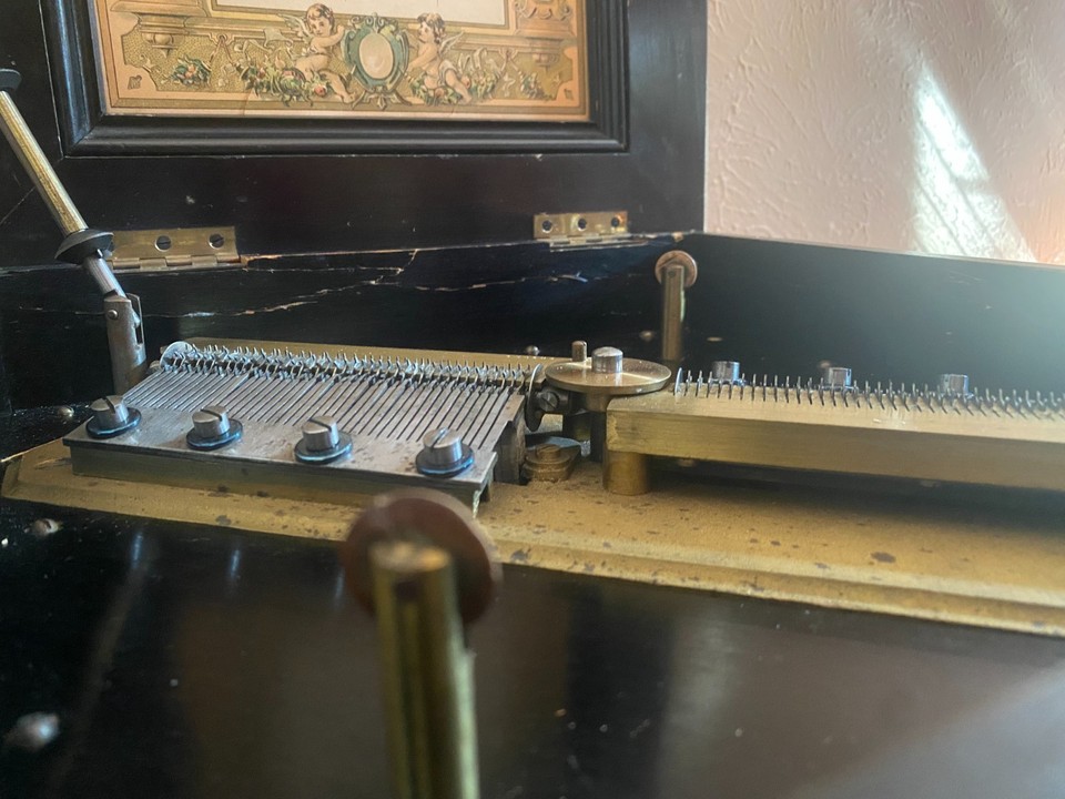 Antique Double Comb Symphonion Disc Music box plays 10 5/8