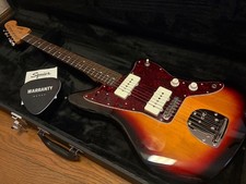 Squier CV 60s Jazzmaster 3-Color Sunburst Electric Guitar Very Good Condition