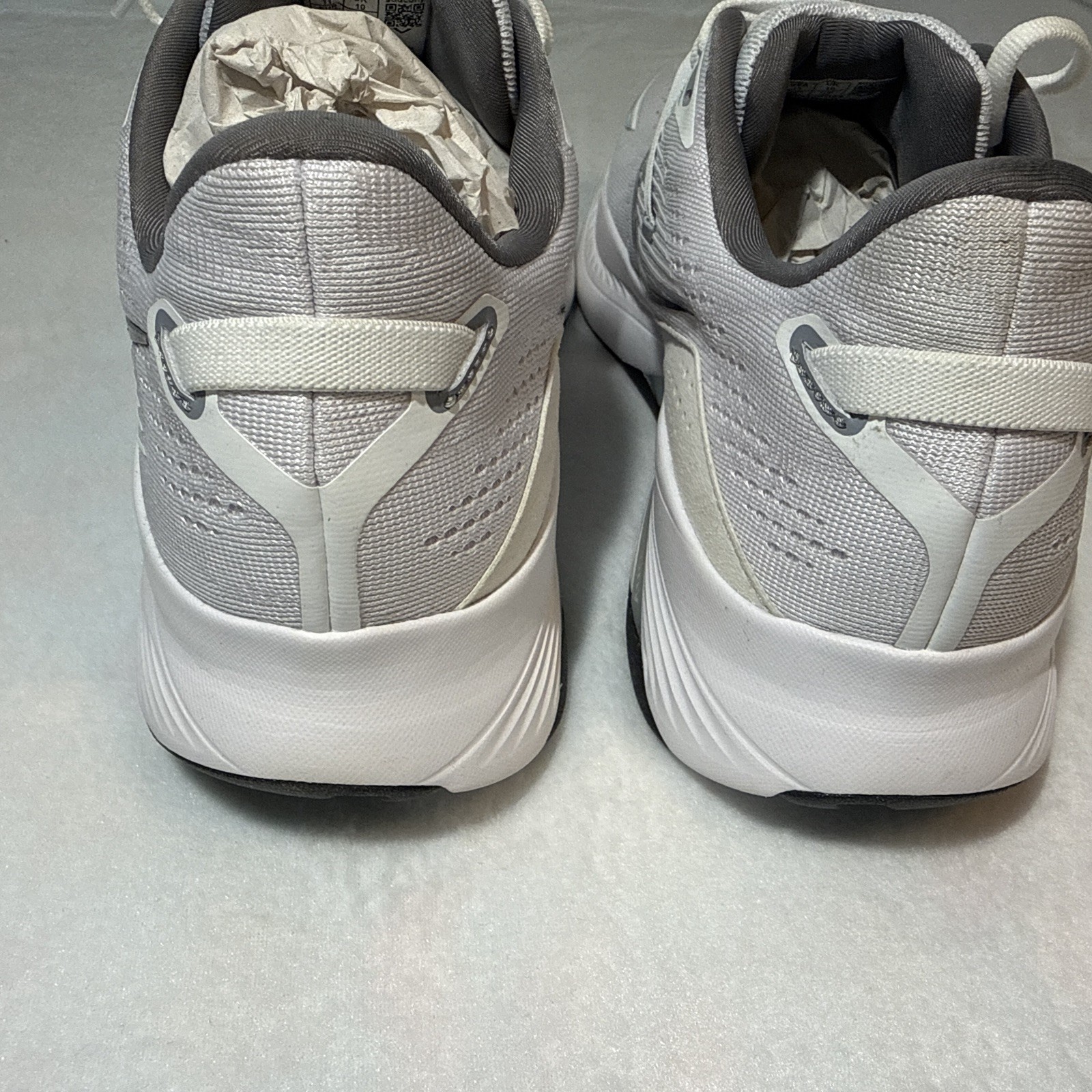 Men’s Saucony Guide 16 White Black. Size 11. image 10