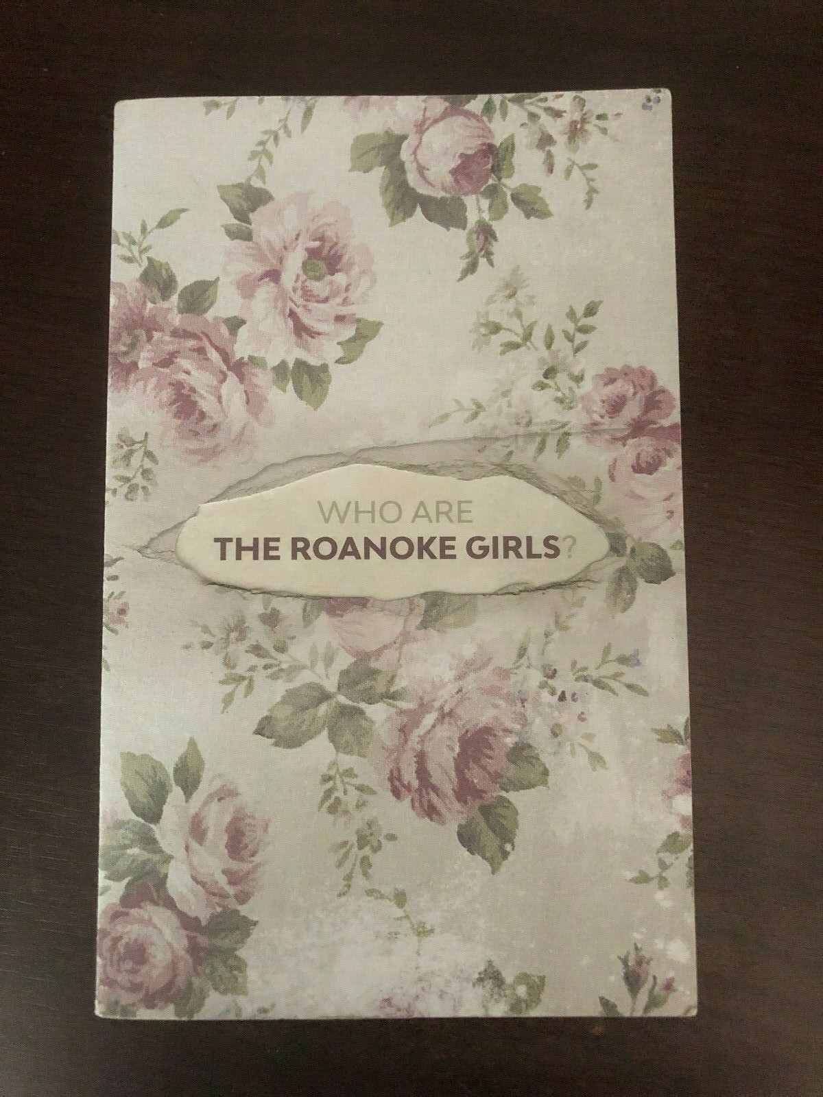 THE ROANOKE by AMY ENGEL - HODDER & STOUGHTON - P/B - *PROOF*