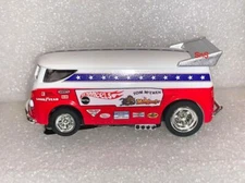Auto World 4GEAR HOT WHEELS Mongoose VW BUS SLOT CAR