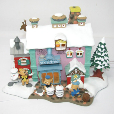 Danbury Mint The Three Little Pigs Bakery Disney Winter Wonderland Box NO WOLF