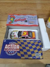 Terry Labonte #5 Kellogg's Iron Man 1998 Monte Carlo Platinum 1:24 Action 