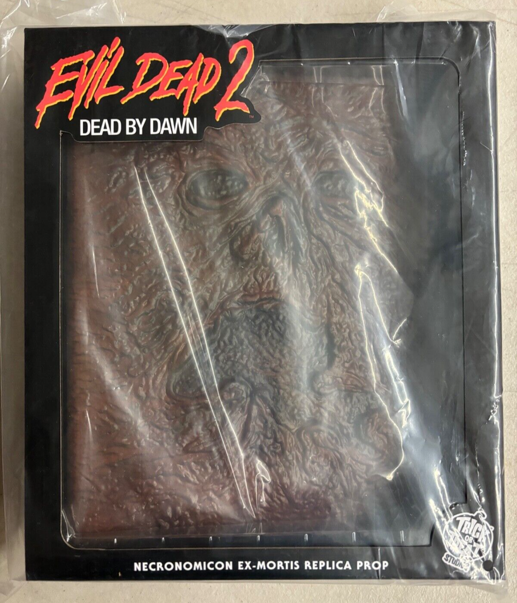 Evil Dead 2 Dead by Dawn Necronomicon Ex-Mortis Replica Trick or
