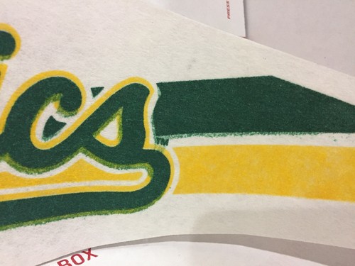Vintage 1987 MLB official OAKLAND A'S ATHLETICS FELT PENNANT Flag Good Shape - Picture 12 of 12