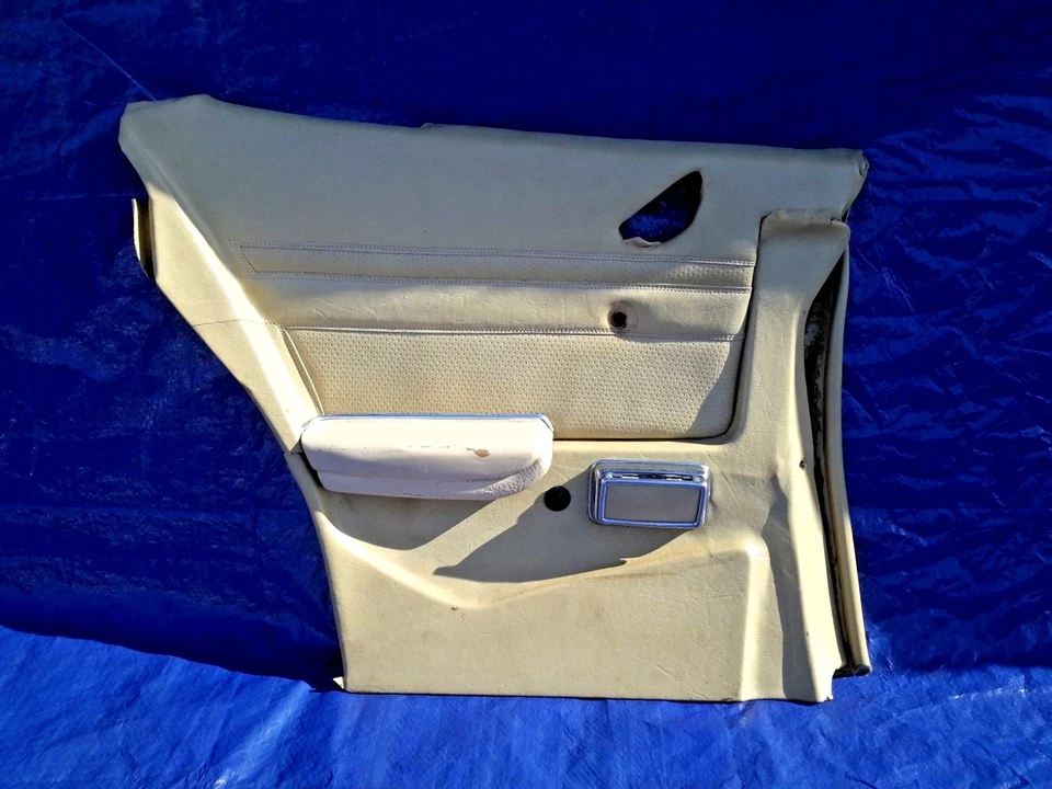 1972-1989 Mercedes-Benz W107 350SL 380SL 450SL Left Rear Door Panel OEM  - Imagem 2 de 4