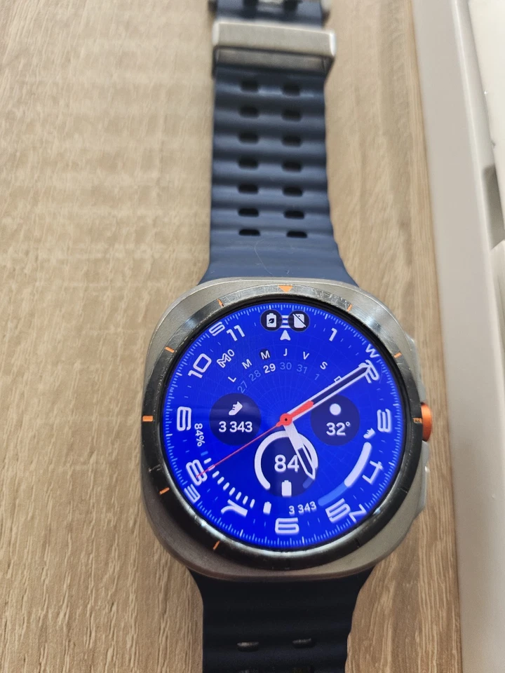 Samsung Galaxy Watch 8 · 47 mm · LTE, photo 1 sur 5